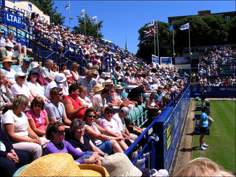 gal/holiday/Eastbourne Tennis - 2007/Audience_IMG_5388.jpg